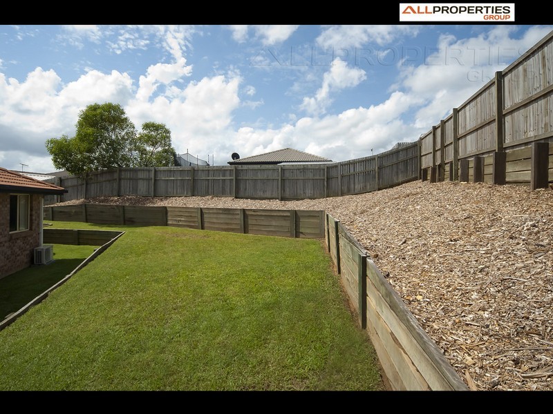 9 SAMIA COURT, Regents Park QLD 4118