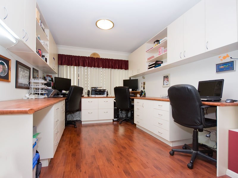 60 Cascade Drive, Forest Lake QLD 4078