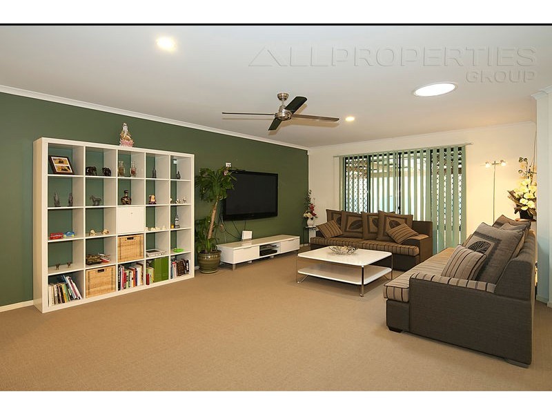 11 Chiswick Place, Forest Lake QLD 4078