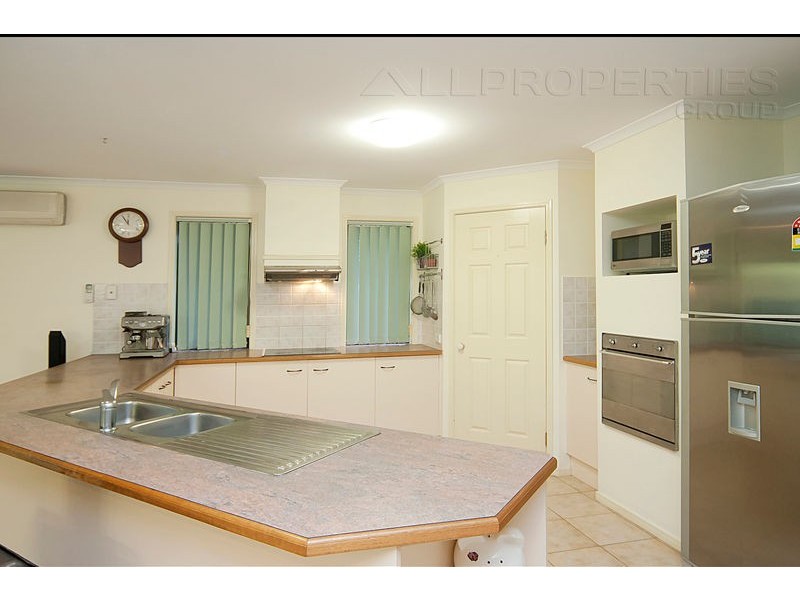 11 Chiswick Place, Forest Lake QLD 4078