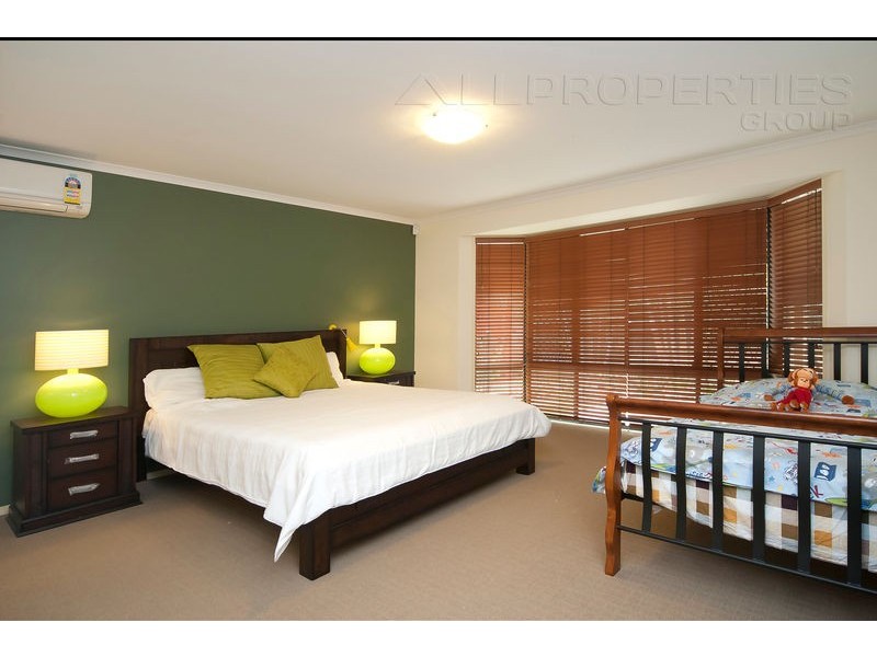 11 Chiswick Place, Forest Lake QLD 4078