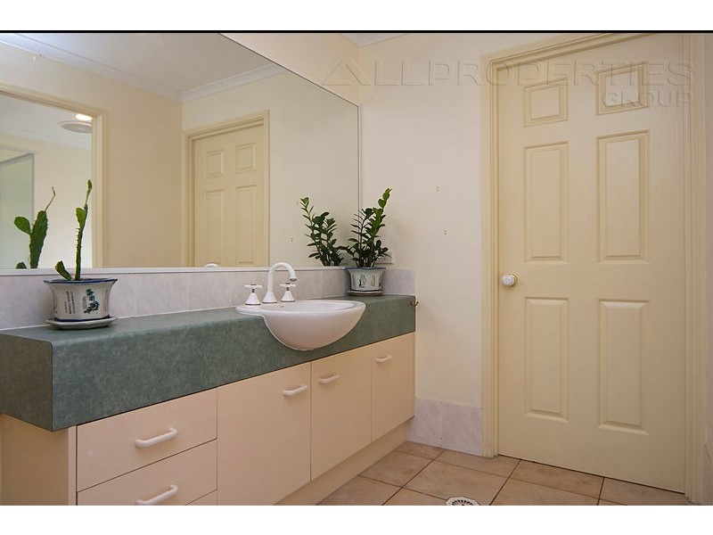 11 Chiswick Place, Forest Lake QLD 4078