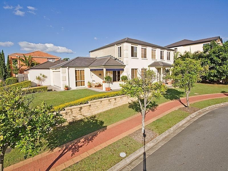 6 Jetty Walk, Forest Lake QLD 4078