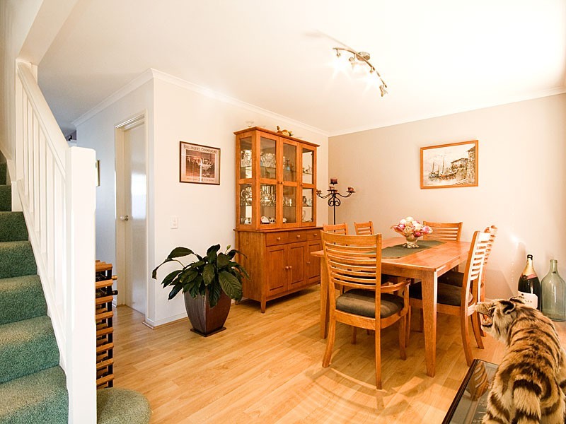 6 Jetty Walk, Forest Lake QLD 4078