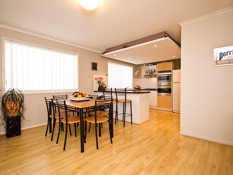 6 Jetty Walk, Forest Lake QLD 4078