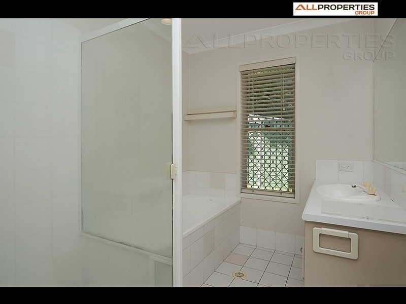 12 Macquarie Circuit, Forest Lake QLD 4078