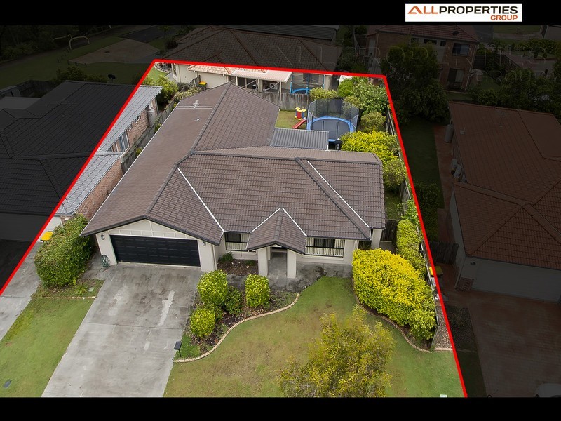 33 Karajini Crescent, Parkinson QLD 4115