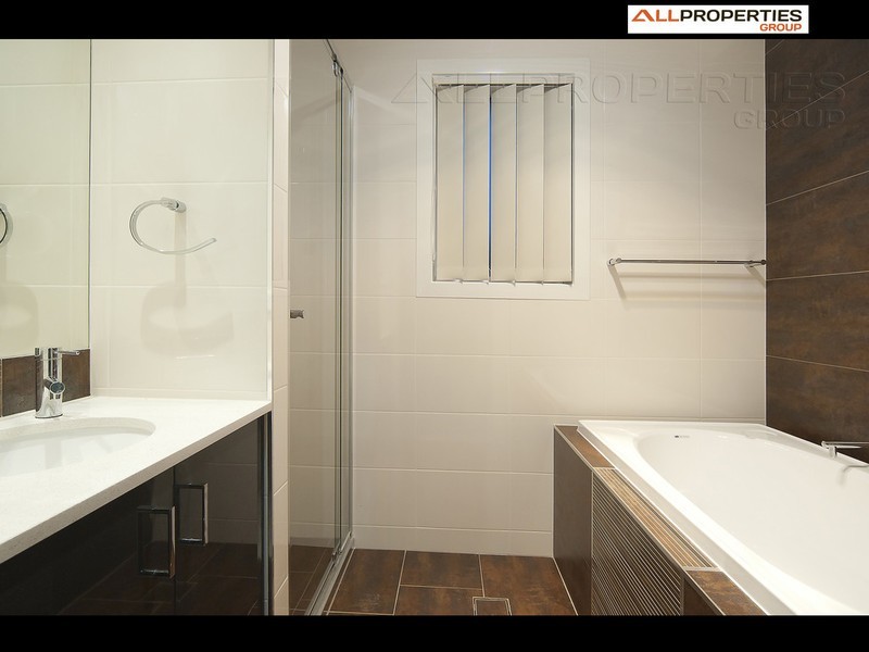 16 Crawford Pl, Calamvale QLD 4116