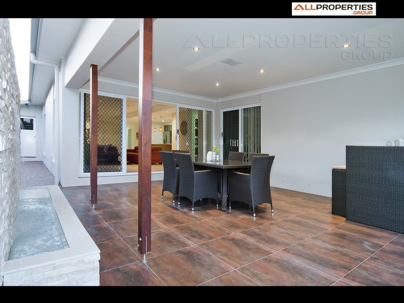 16 Crawford Pl, Calamvale QLD 4116