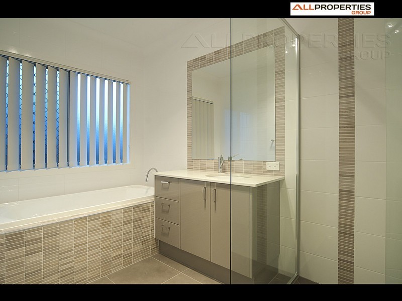 20 Crawford Pl, Calamvale QLD 4116