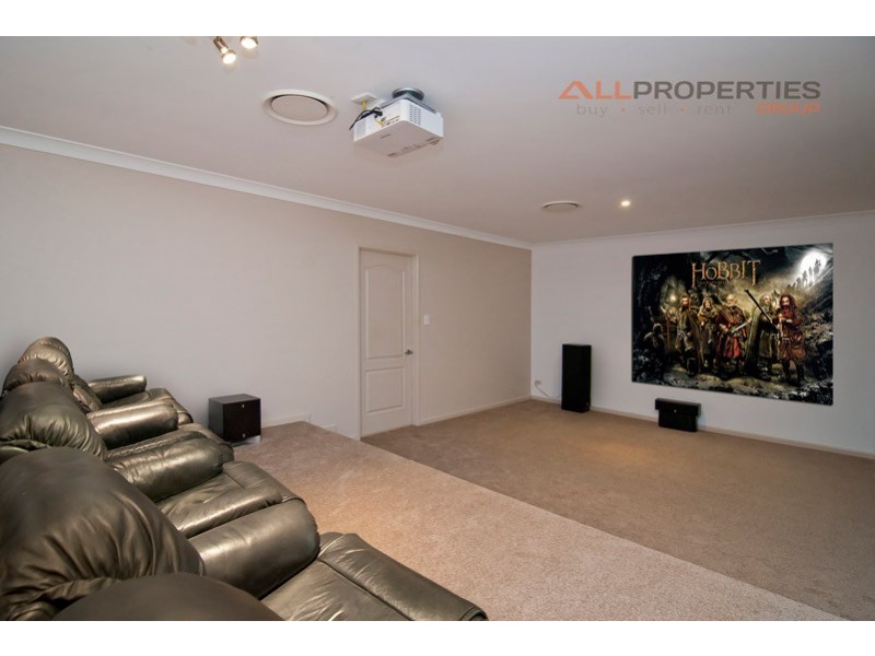 12 Birch Close, Heathwood QLD 4110