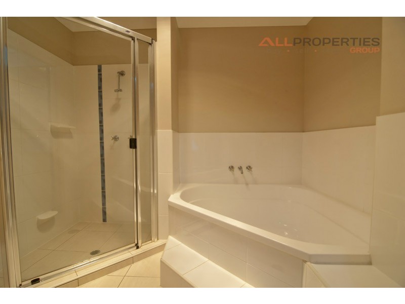 12 Birch Close, Heathwood QLD 4110