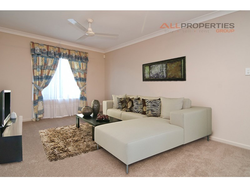 12 Birch Close, Heathwood QLD 4110