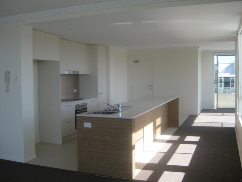 1 Lakefront Crescent, Varsity Lakes QLD 4227