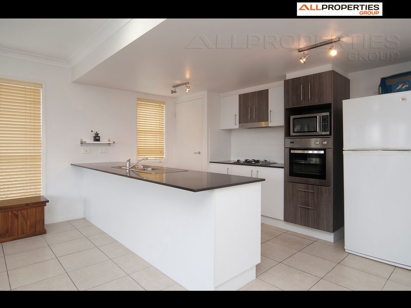 68 Parkwood Drive, Heathwood QLD 4110