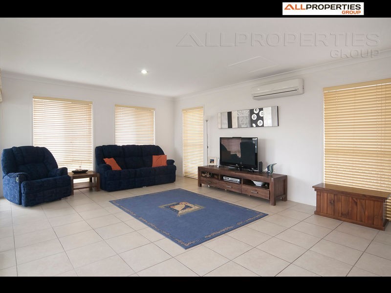 68 Parkwood Drive, Heathwood QLD 4110