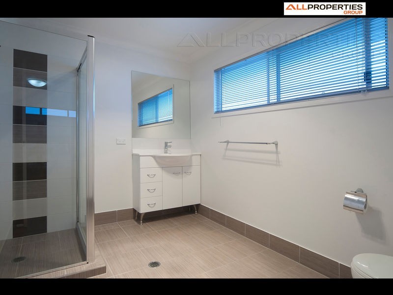 68 Parkwood Drive, Heathwood QLD 4110