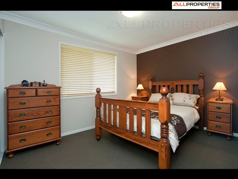 68 Parkwood Drive, Heathwood QLD 4110