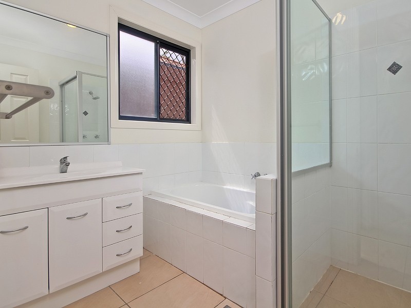 6 Sundown Lane, Forest Lake QLD 4078