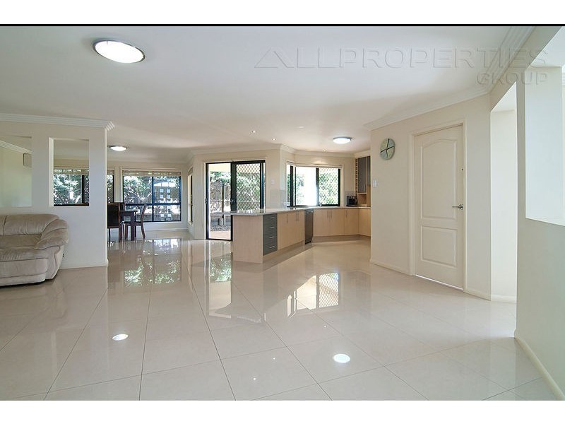 33 Parkwood Drive, Parkwood Estate, Heathwood QLD 4110