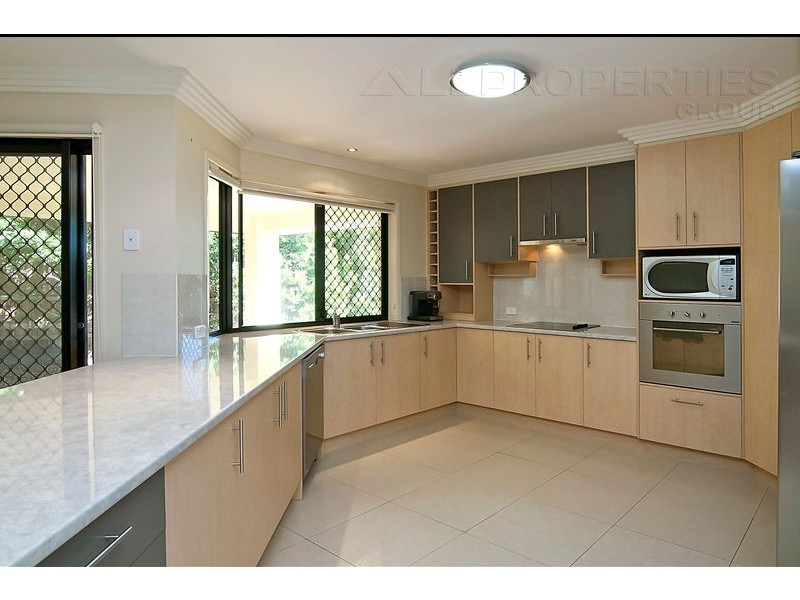 33 Parkwood Drive, Parkwood Estate, Heathwood QLD 4110