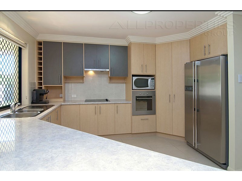 33 Parkwood Drive, Parkwood Estate, Heathwood QLD 4110