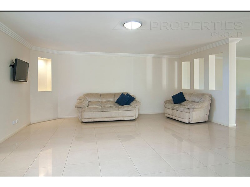 33 Parkwood Drive, Parkwood Estate, Heathwood QLD 4110