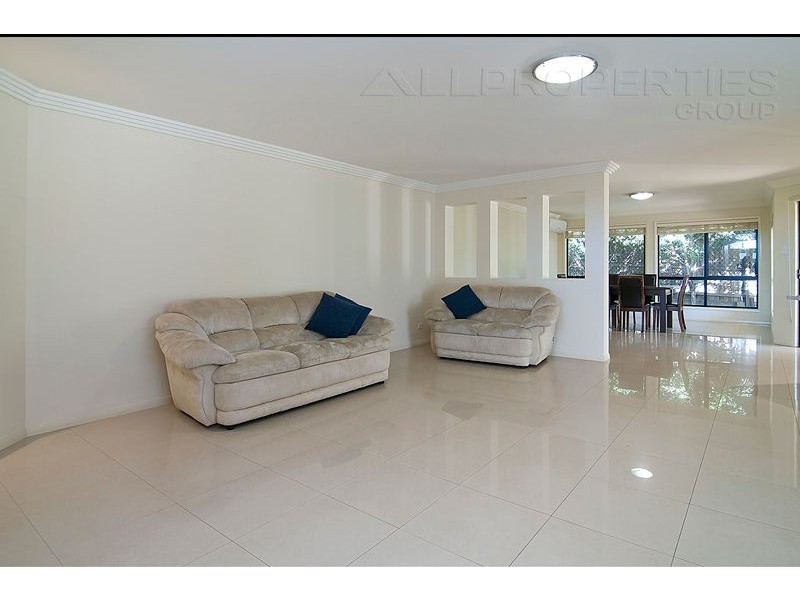 33 Parkwood Drive, Parkwood Estate, Heathwood QLD 4110