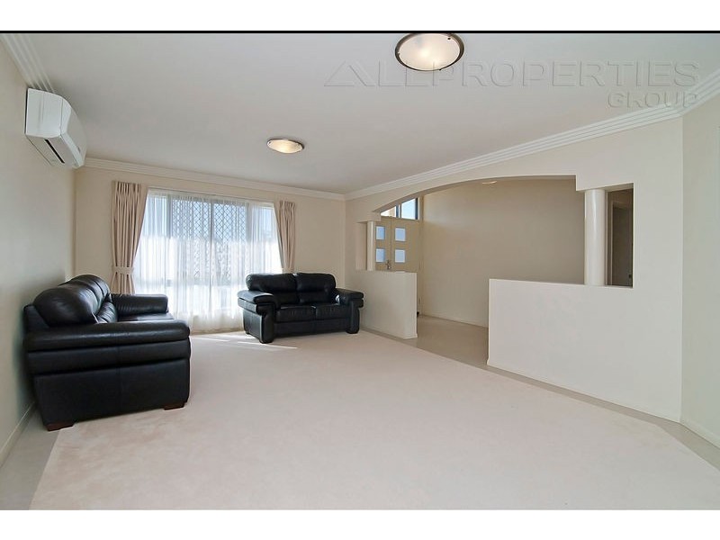 33 Parkwood Drive, Parkwood Estate, Heathwood QLD 4110