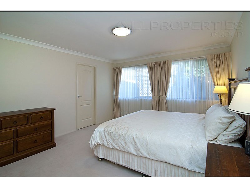 33 Parkwood Drive, Parkwood Estate, Heathwood QLD 4110