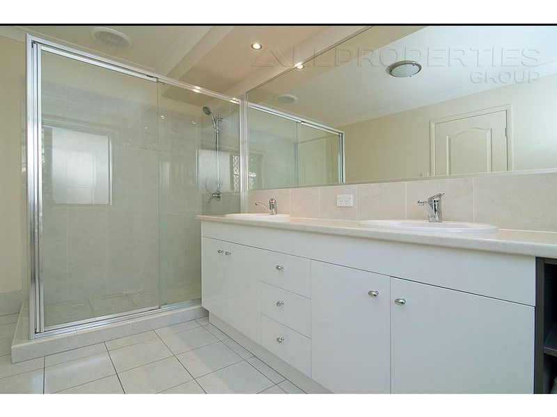 33 Parkwood Drive, Parkwood Estate, Heathwood QLD 4110