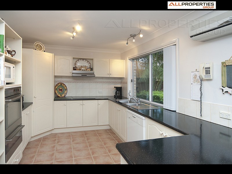 28 Paterson Place, Forest Lake QLD 4078