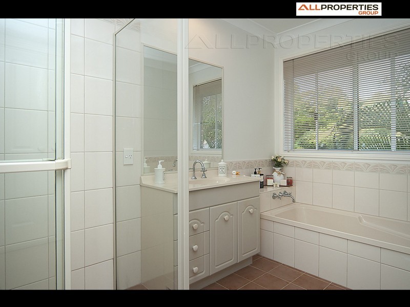 28 Paterson Place, Forest Lake QLD 4078