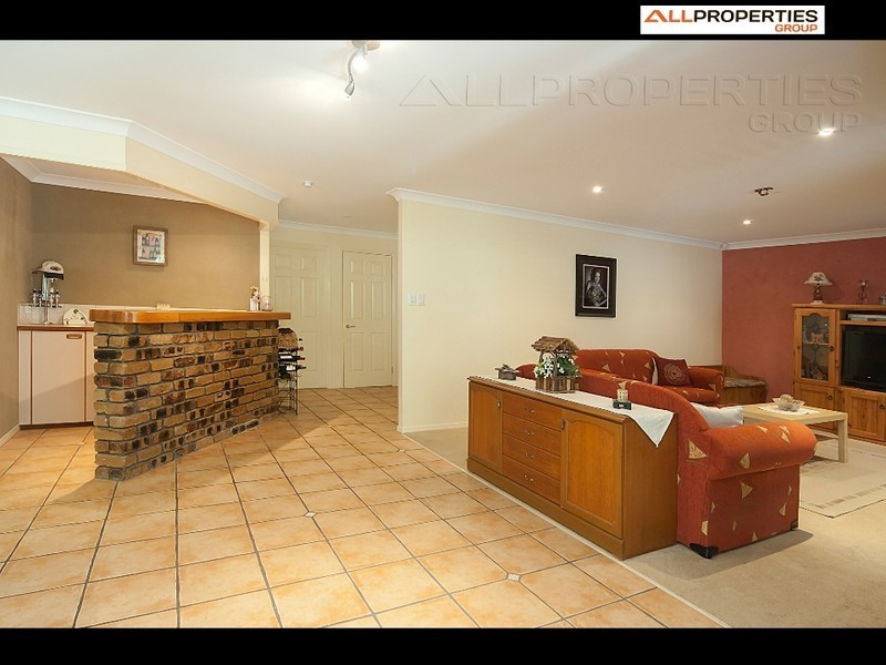 3 Benjamin Way, Windaroo QLD 4207