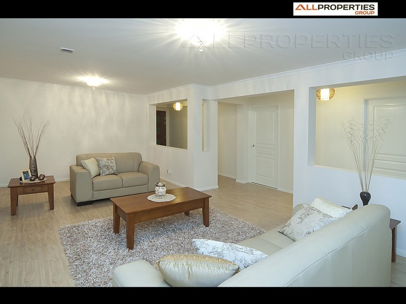 4 Frangipani, Regents Park QLD 4118