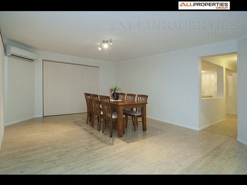 4 Frangipani, Regents Park QLD 4118