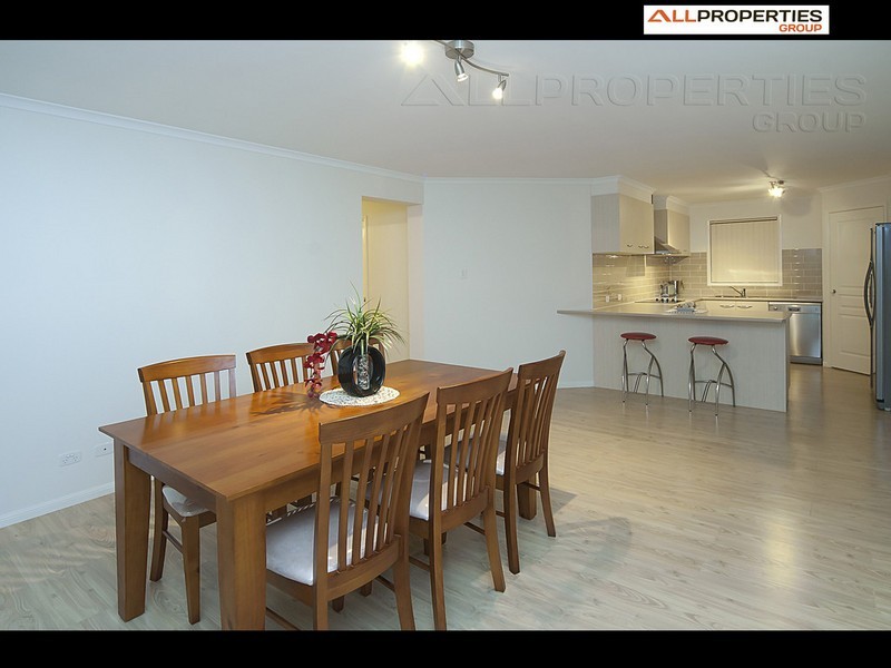 4 Frangipani, Regents Park QLD 4118