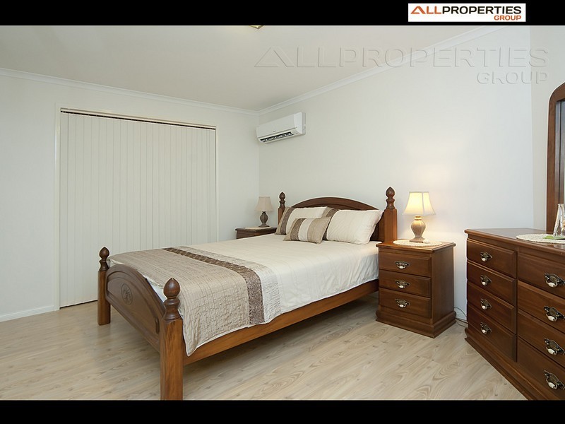 4 Frangipani, Regents Park QLD 4118