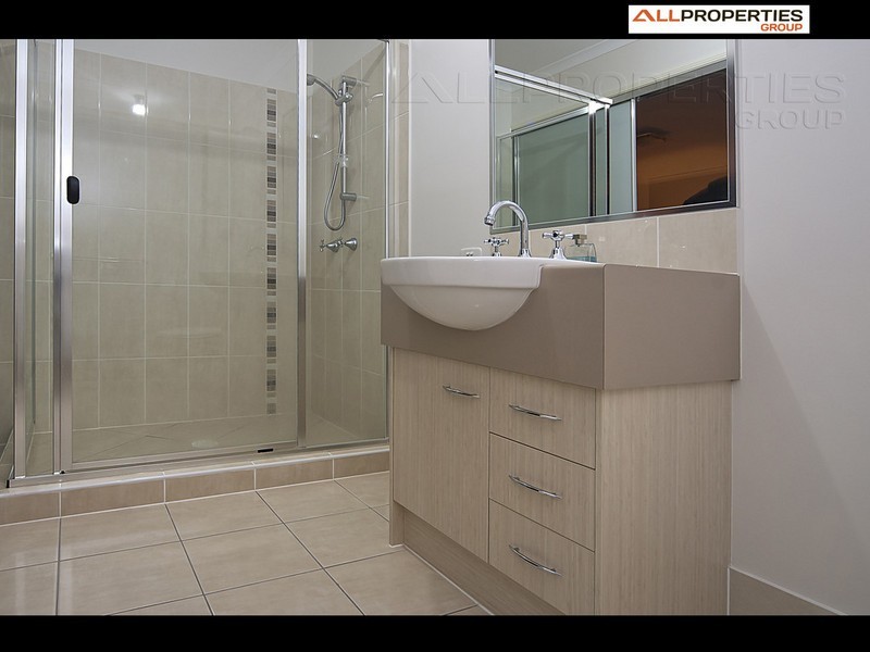 4 Frangipani, Regents Park QLD 4118