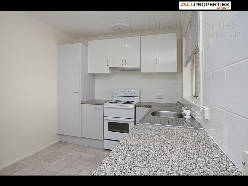 24 Regency Drive, Regents Park QLD 4118
