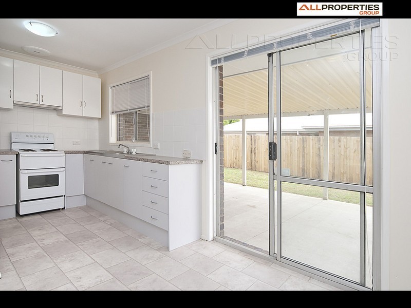 24 Regency Drive, Regents Park QLD 4118