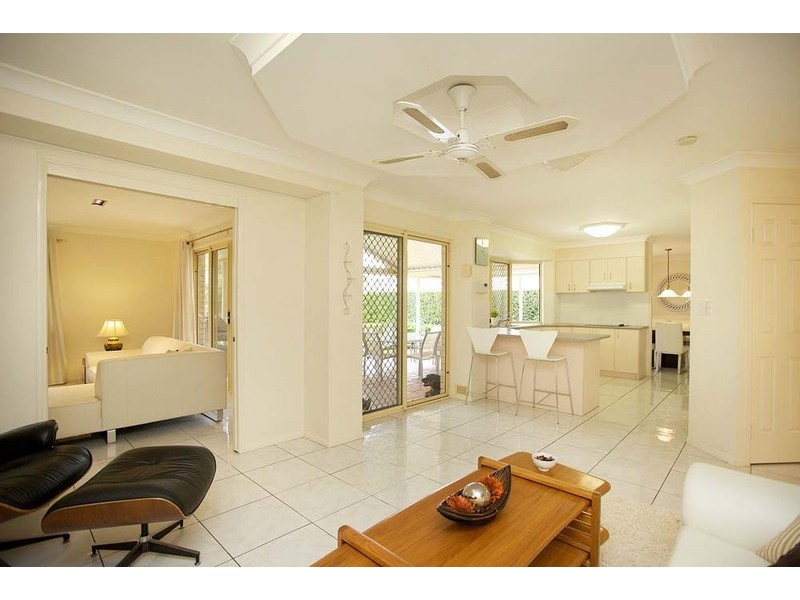 33 Eden Elm St, Calamvale QLD 4116