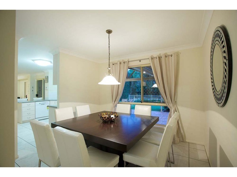 33 Eden Elm St, Calamvale QLD 4116