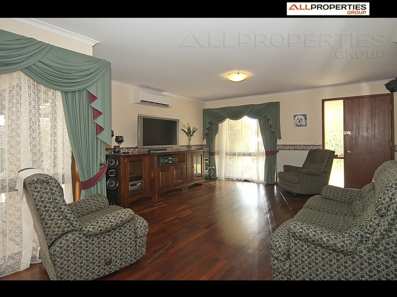 5 Emu Ct, Regents Park QLD 4118