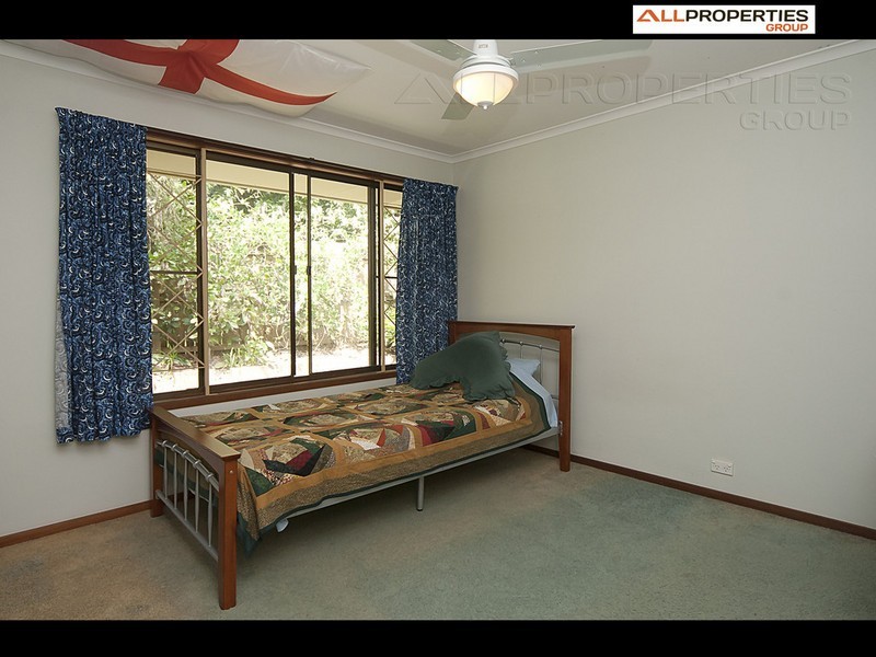 5 Emu Ct, Regents Park QLD 4118