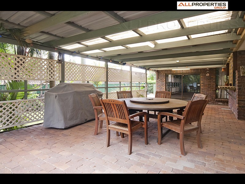 5 Emu Ct, Regents Park QLD 4118