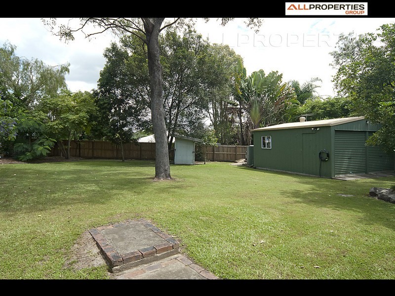 5 Emu Ct, Regents Park QLD 4118