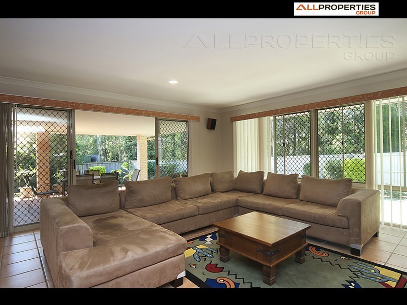 7 St Ives Circuit, Forest Lake QLD 4078