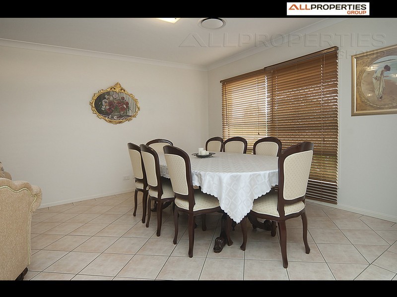 20 St Andrews Avenue, Forest Lake QLD 4078