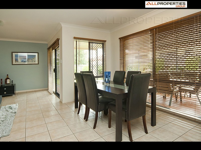 20 St Andrews Avenue, Forest Lake QLD 4078
